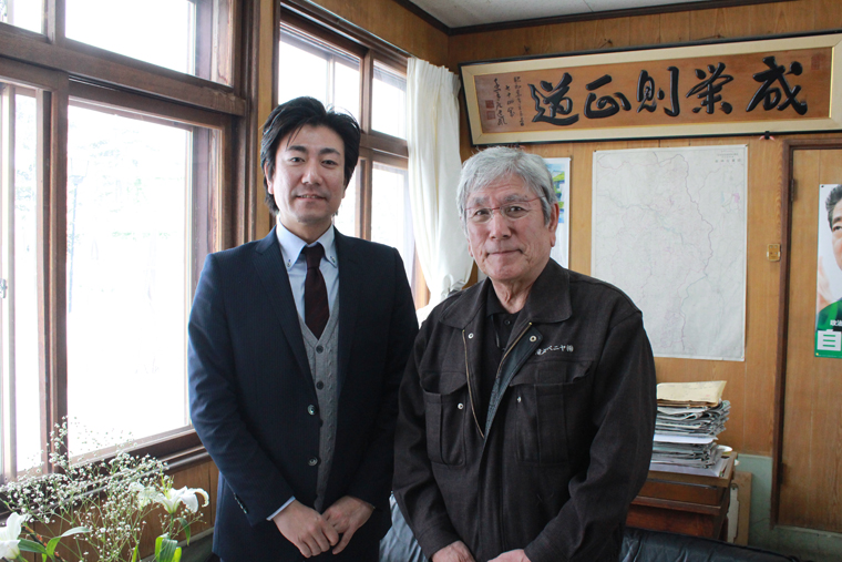 （左）滝澤ベニヤ専務取締役・滝澤貴弘さん。（右）滝澤ベニヤ代表取締役・滝澤量久さん。